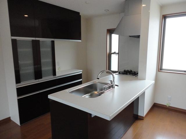 Same specifications photo (kitchen). Image Photos