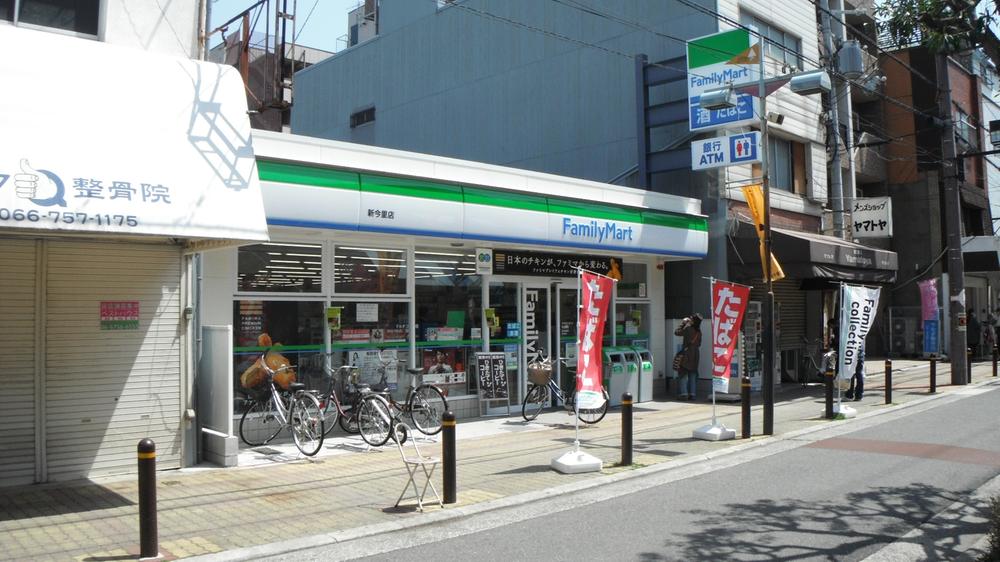 Convenience store. 100m close to the convenience store to FamilyMart FamilyMart.