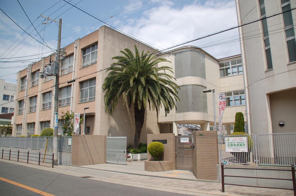 Junior high school. Osaka Tatsuhigashi Ikuno until junior high school 612m