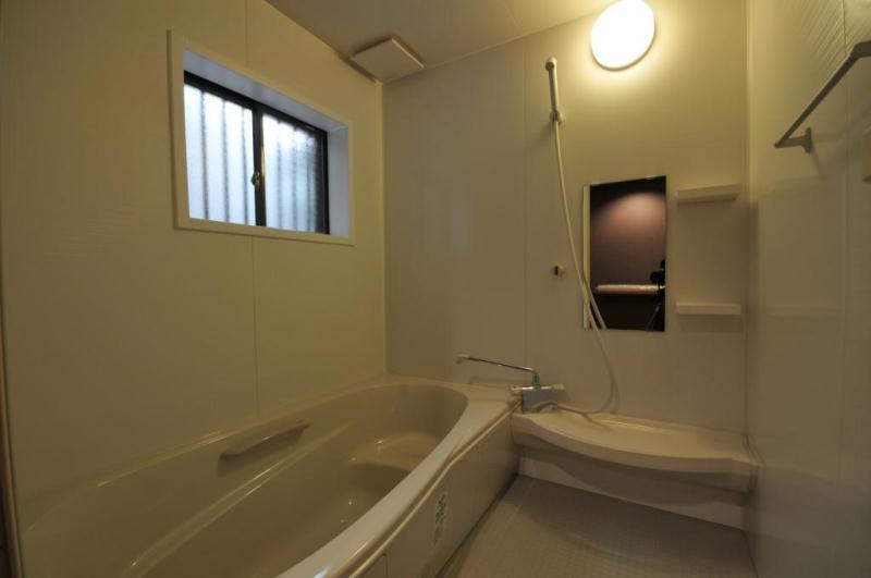 Bathroom. Taisho Roman ・ Kyomachi family tradition Reincarnation housing Series Calm (Local shooting)