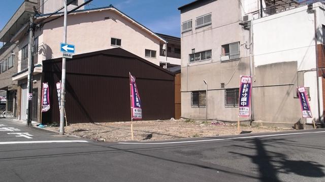 Local photos, including front road. Before road spacious