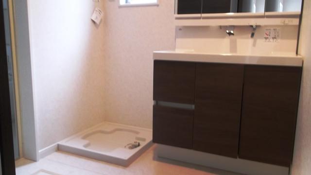 Wash basin, toilet. Washroom construction cases ・ Washbasin W900