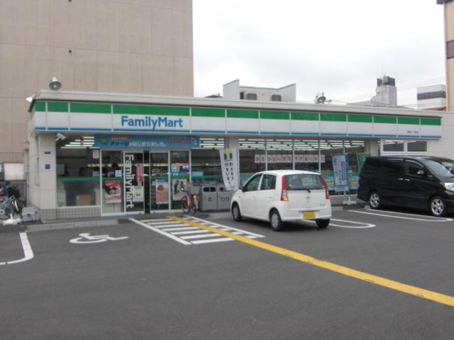 Convenience store. FamilyMart Kuwazu chome store up (convenience store) 382m