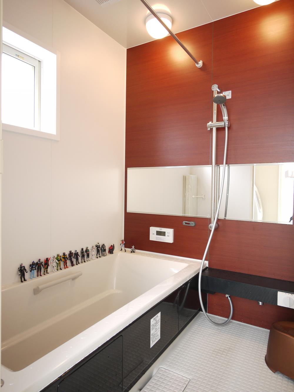 Bathroom. Spacious adopted 1 pyeong type bath to heal daily fatigue. Also you can choose such as color and tub in the form of a panel. (Construction Case Study)