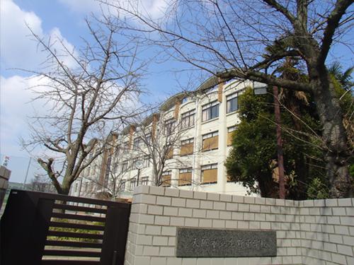 Junior high school. 454m to Osaka Municipal Ikuno junior high school
