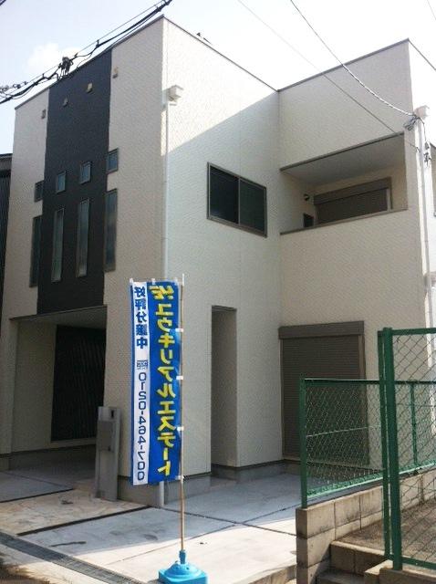 Local appearance photo. Heisei is a beautiful house of 24 November architecture! 