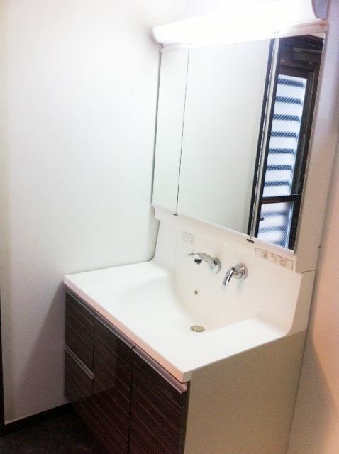 Wash basin, toilet. Storage is there plenty of vanity functionality preeminent! 