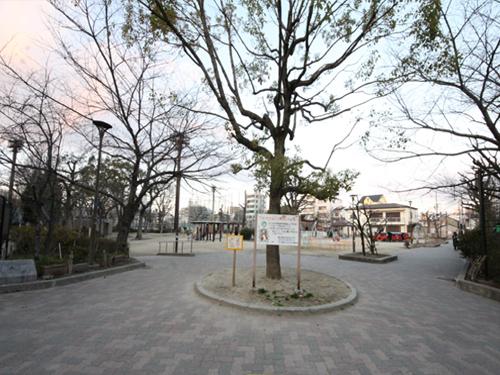 park. There is a big Momodani park in front of the 5m immediately eye to Momodani park. Also play with confidence children. It is good to have many green ~ .