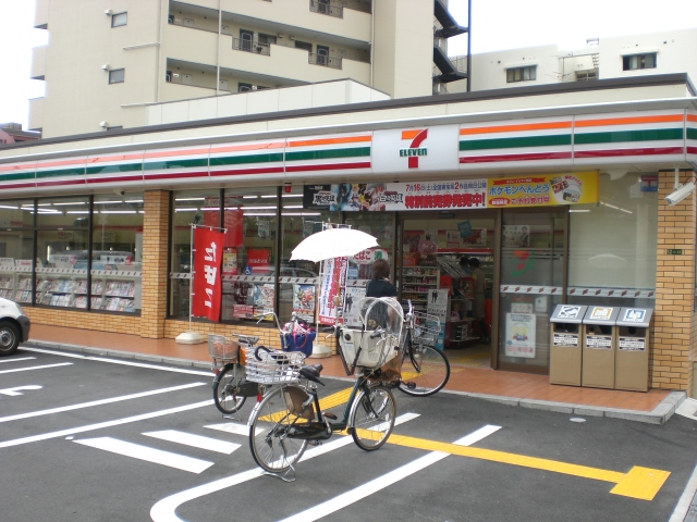 Convenience store. Seven-Eleven Osaka growth 1-chome to (convenience store) 377m