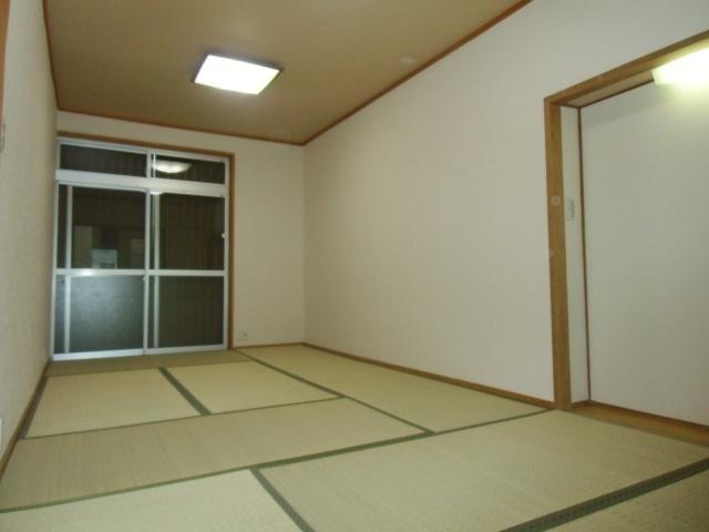 Non-living room. It is 9 Pledge of Japanese-style room of 2F