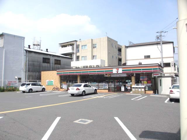 Convenience store. Seven-Eleven Osaka growth 2-chome up (convenience store) 432m