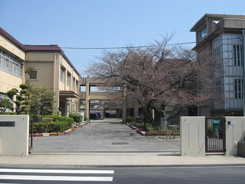 Junior high school. Osaka Municipal Chengyang 17-minute walk up to 1285m Osaka Municipal Chengyang junior high school until junior high school