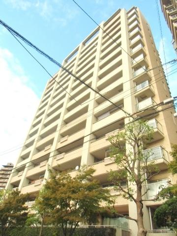 Local appearance photo. Green plenty around