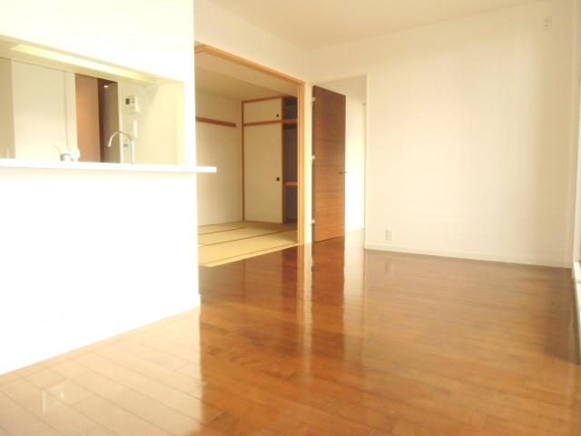 Living. 13 is a large living room of quires