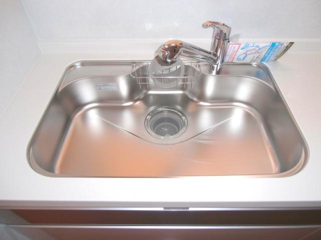 Same specifications photos (Other introspection). Large sink in the kitchen