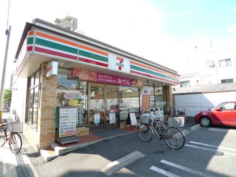 Convenience store. Seven-Eleven Osaka Hanaten'nishi 3-chome up (convenience store) 432m