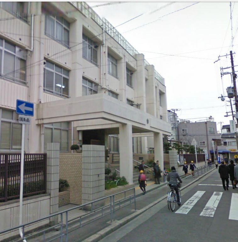 Primary school. 637m to Osaka Municipal Joto Elementary School