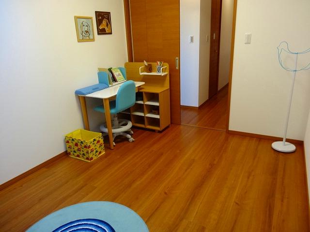 Non-living room.  ◆  ◆  Children's room  ◆  ◆ Because some 6 Pledge, Spacious comfortable after all children also thing my room want. . .