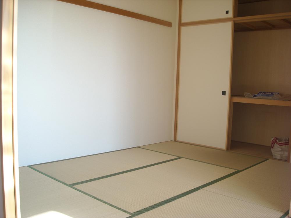 Non-living room. Indoor (11 May 2013) Shooting