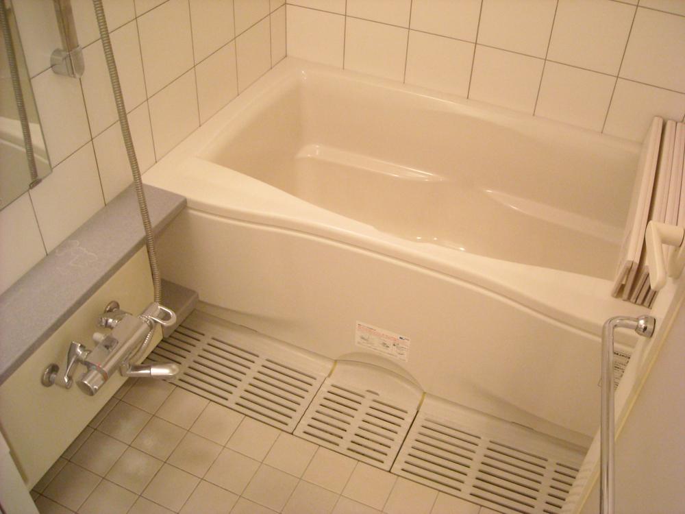 Bathroom. Indoor (11 May 2013) Shooting