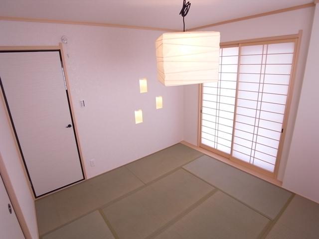 Non-living room. Brightly, A serene Japanese-style.