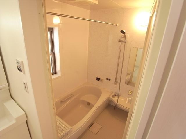 Same specifications photo (bathroom)