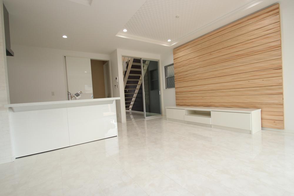 Same specifications photos (living). We're using a wall material that won the Good Design Award.