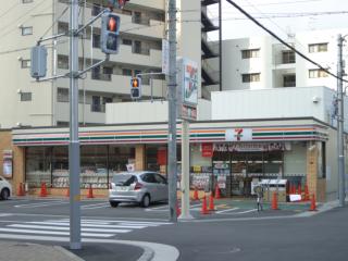 Convenience store. Seven-Eleven Osaka growth 2-chome up (convenience store) 450m