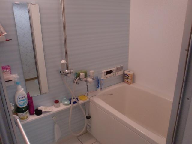 Bathroom.  ■ Bathroom drying is heating dryers and with mist sauna.
