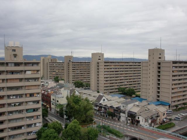 View photos from the dwelling unit.  ■ Bright room in the top floor. A clear day you can see the Mount Ikoma.