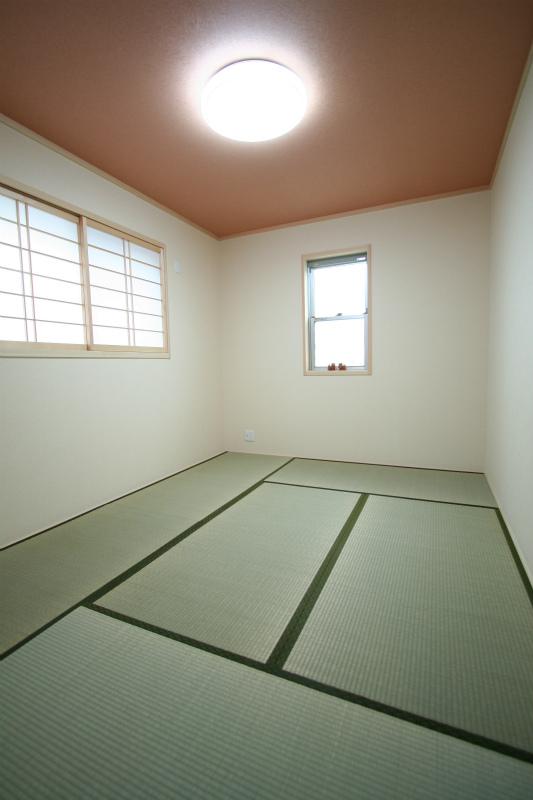 Non-living room. Even in a space full of Japanese-style visitor corresponding rooms of the sum, It is also ideal for relaxation space of the family (A No. land reference)