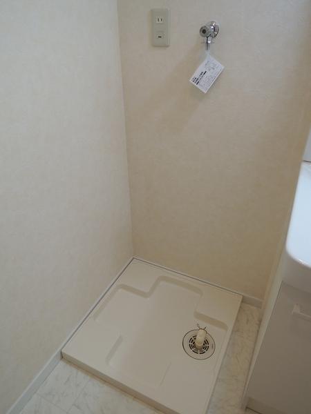 Wash basin, toilet. Exchange to stop faucet. . In the case of apartment, This is glad.