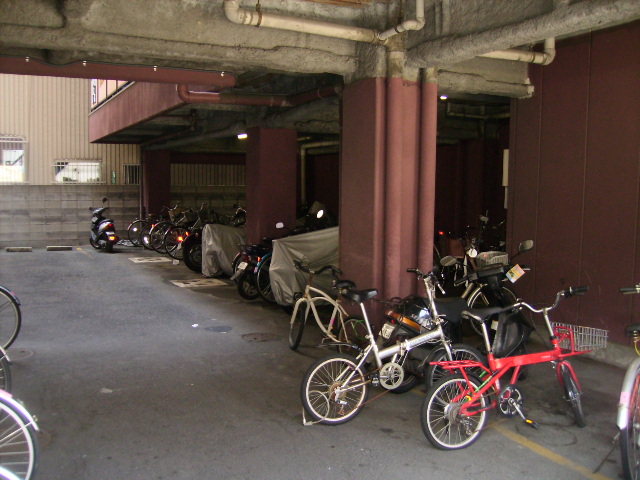 Parking lot. 1st floor  /  Bicycle-parking space ・ Parking Lot