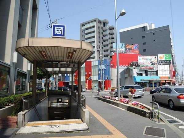 Other. Also within walking distance subway Nagahori Tsurumi-ryokuchi Line "Gamo 4-chome Station". 