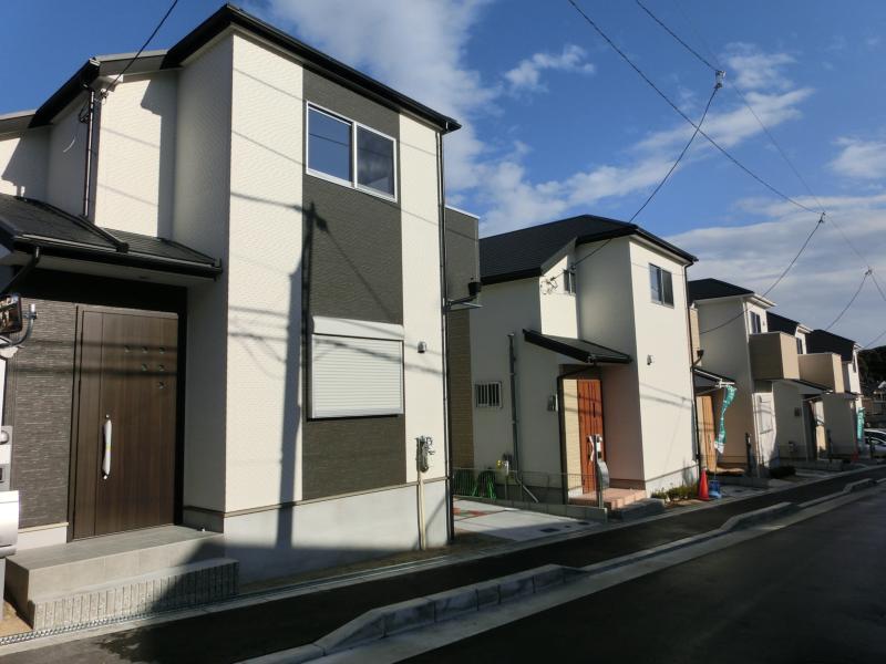 Building plan example (exterior photos). Building plan example (No. 2 place) building price 16.8 million yen, Building area 99.83 sq m