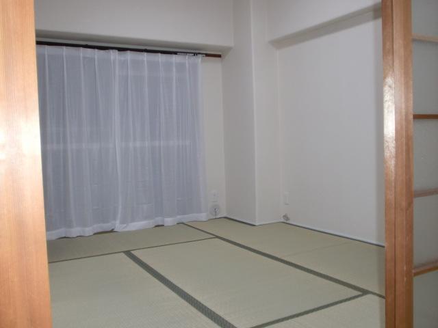 Non-living room.  ■ Renovated is