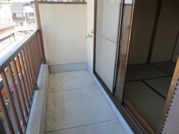 Balcony. Of the third floor Japanese-style room balcony looks like