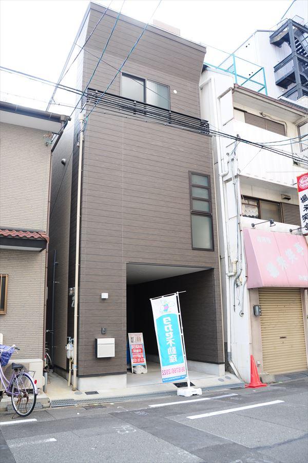 Local appearance photo. Although it is a 2-minute walk from Fukaebashi Station, Quiet residential area. 
