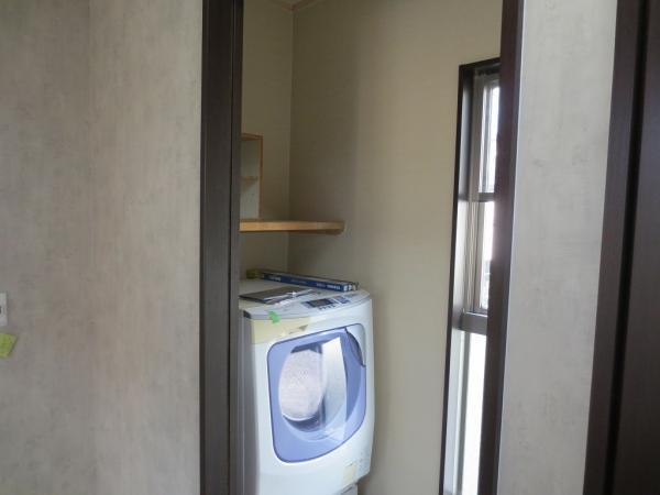 Other introspection. Second floor Laundry space. Since there is also a shelf, It can be stored together and so on detergent