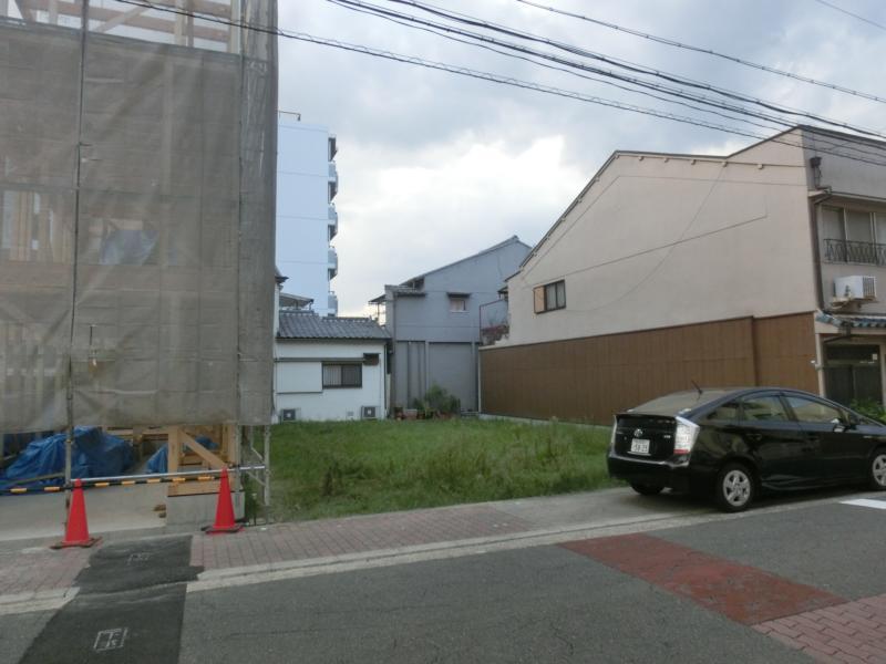 Local photos, including front road. Sekime elementary school before! Bright location