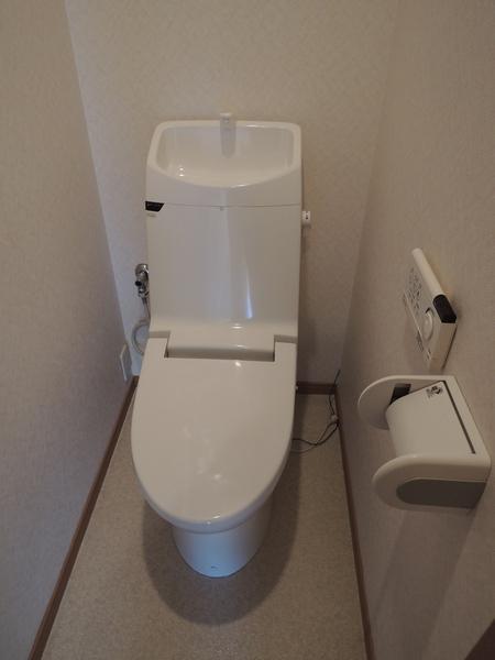 Toilet. Second floor toilet with bidet. 