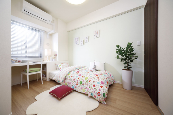 Interior.  [Western style room] Bright Western-style is perfect for children's room (B-B type model room)