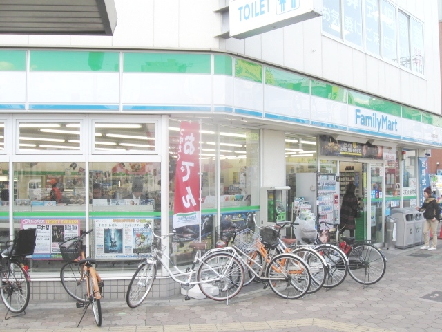 Convenience store. FamilyMart growth Chome store up (convenience store) 351m