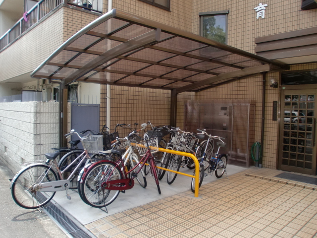 Other common areas. Bicycle-parking space, Roofed