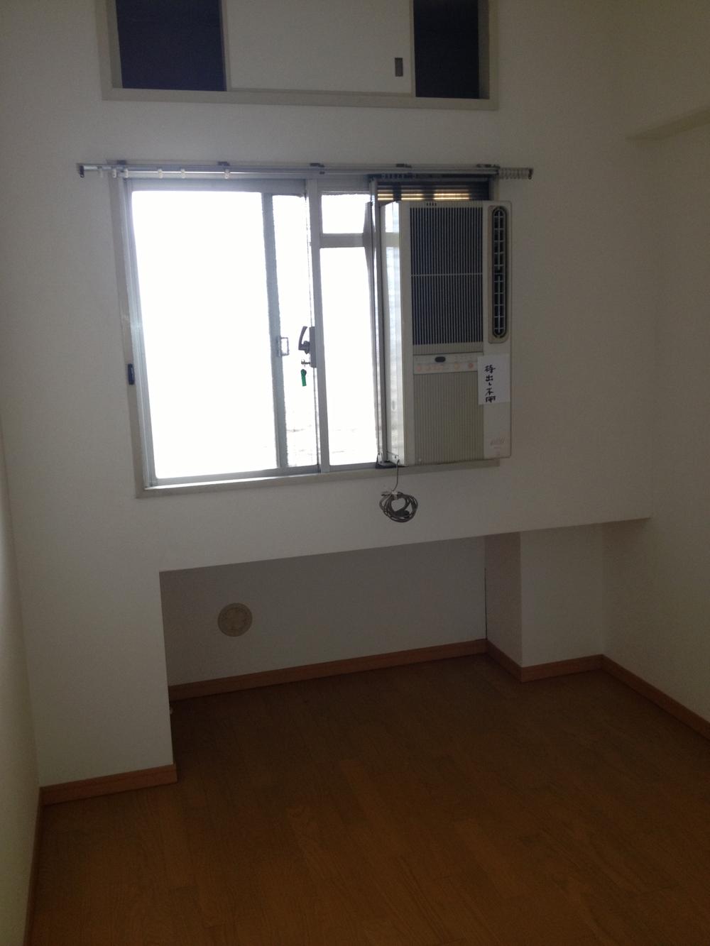 Non-living room. Indoor (12 May 2013) Shooting