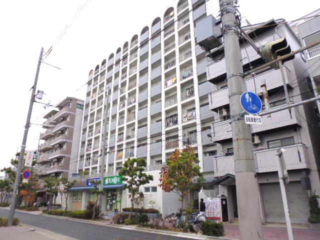 Local appearance photo. Local (12 May 2013) Shooting