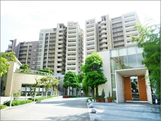 Floor plan. 3LDK, Price 20.8 million yen, Occupied area 63.61 sq m , Balcony area 14.24 sq m