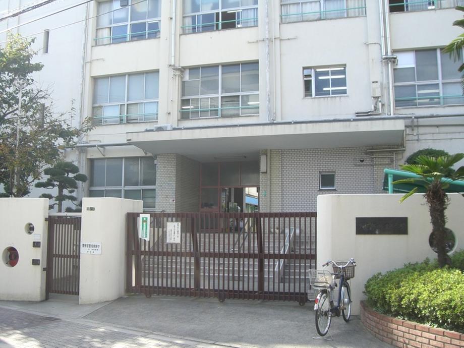 Primary school. 745m to release elementary school