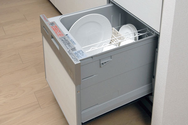 Kitchen.  [Dishwasher] Energy saving family 5 servings of dishes is washable at once ・ Adopt a dishwasher of low noise. Because it is installed in under the sink, Set of tableware can be easier, Water nobody will prevent (the specification)