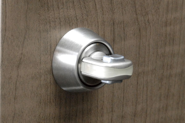 Security.  [Crime prevention thumb turn] Specification that has been consideration to incorrect lock due to tool. Also due to the specification of the phosphorescent material, You can see the position of the lock even in a dark place (same specifications)